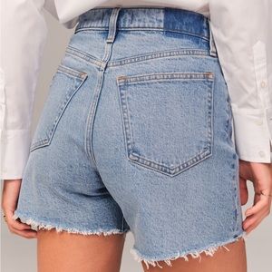 Abercrombie high rise dad short curve love size 6 medium wash